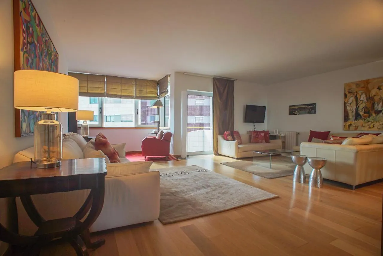Lisbon Oriente River View W/ Balcony&Garage Apartman